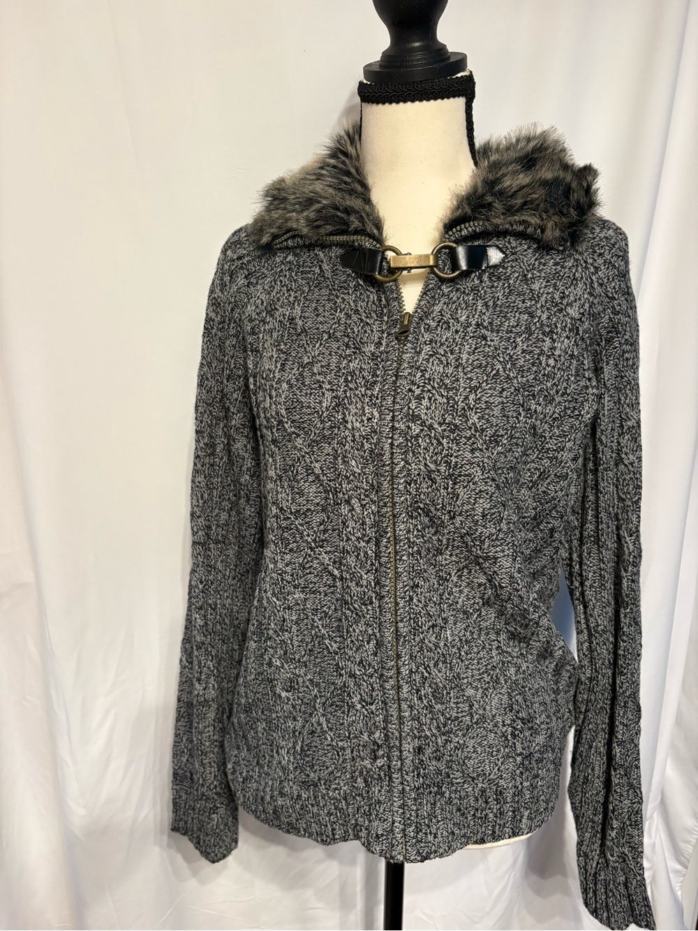 Sweater Project Gray Knitted Zip Jacket with Faux Fur Collar SZ L